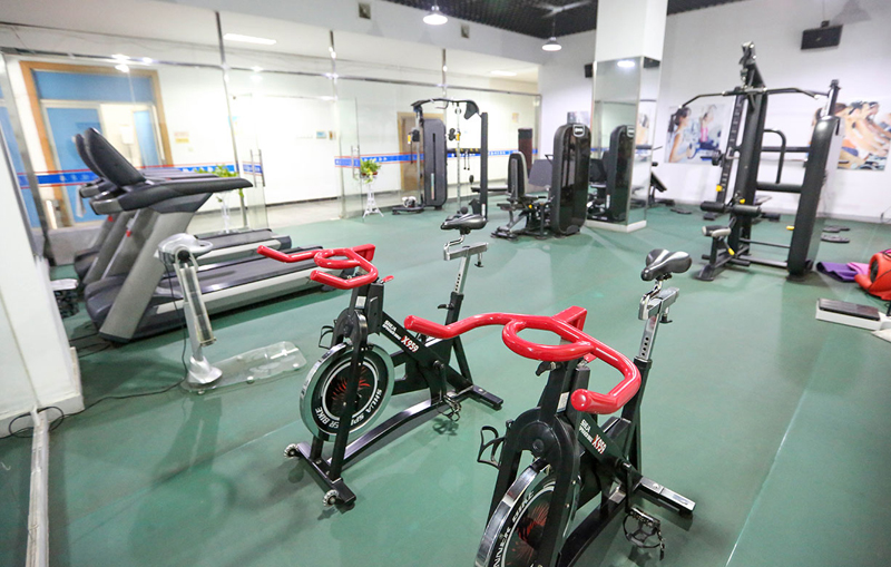 单位健身房器材